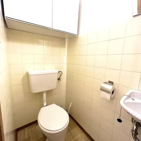 Ferienwohnung Zum Wohlfuehlen Gmunden Exterior photo